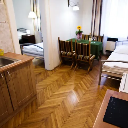 Apartment Happy For Friends